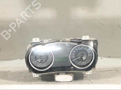 Used Instrument cluster TOYOTA HILUX VIII Pickup (_N1_) 2.4 D 4WD (GUN125_, GUN125R) (150 hp) 26949131