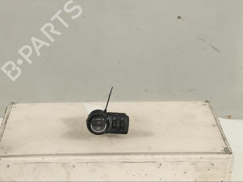 Used Headlight switch CHEVROLET CRUZE (J300) 2.0 CDI (150 hp) 13235053