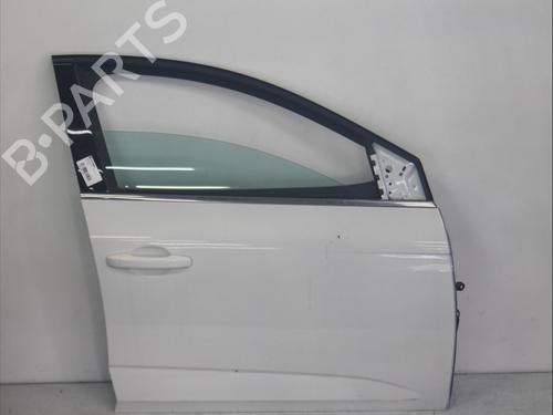 right-front-door-renault-megane-iv-hatchback-b9amn_-2015-34498186 main image