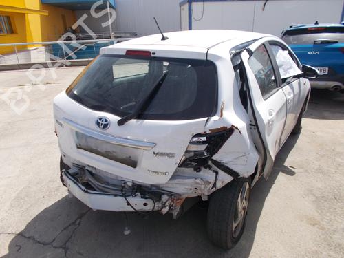 Used Parts TOYOTA YARIS (_P13_) 1.5 Hybrid (NHP130_, NHP130) (101 hp) 4200469
