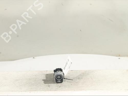 switch-mercedes-benz-glb-x247-2019-24427178 main image