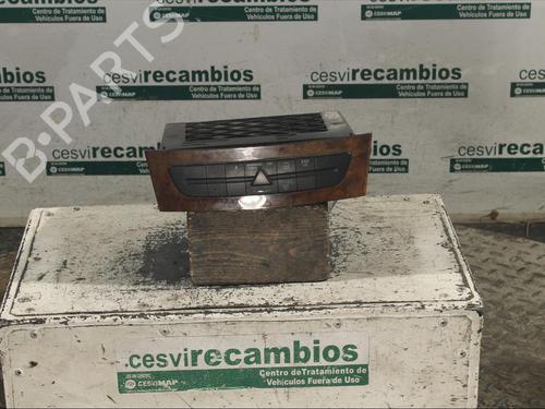 Used Radio Radio MERCEDES-BENZ E-CLASS (W211) E 200 Kompressor (211.042) (163 hp) 11897375 11897375