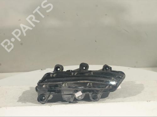 Used Right daytime light Right daytime light PEUGEOT 3008 II SUV (MC_, MR_, MJ_, M4_) 1.5 BlueHDi 130 (131 hp) 22244938 22244938