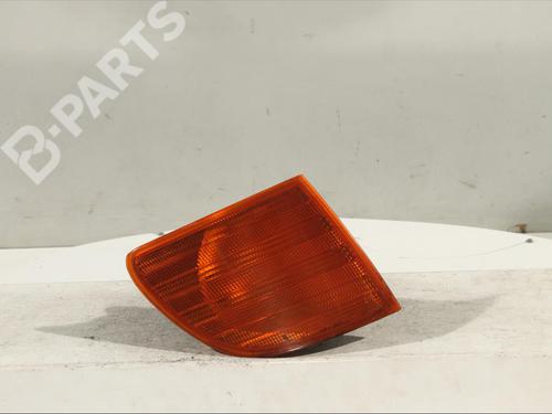 Used Right front indicator MERCEDES-BENZ VITO Van (W638) 108 D 2.3 (638.064, 638.068) (79 hp) 11909580