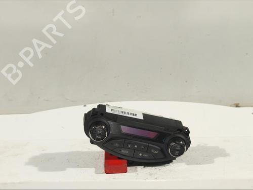 Used Climate control Climate control TOYOTA YARIS (_P13_) 1.3 (NSP130_, NSP130) (99 hp) 11907226 11907226
