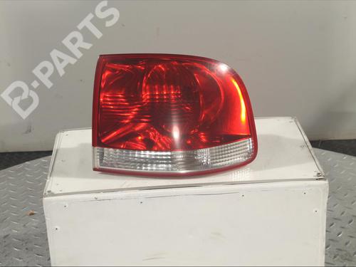 Høyre baklys VW TOUAREG (7LA, 7L6, 7L7) 3.0 V6 TDI (225 hp) 11901751