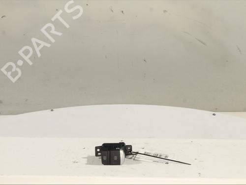 hand-brake-renault-arkana-i-lcm_-ldn_-2019-31748204 main image