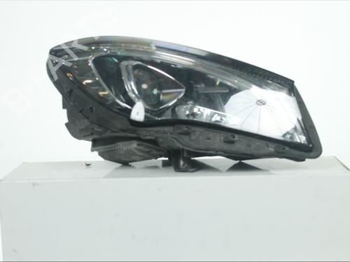 Used Right headlight Right headlight MERCEDES-BENZ CLA Shooting Brake (X117) CLA 200 CDI / d (117.908) (136 hp) 34529815 34529815