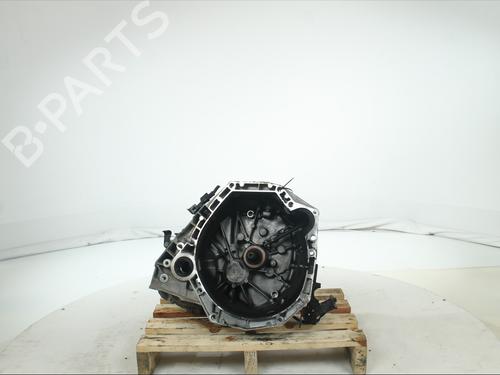 gearbox-renault-megane-iv-hatchback-b9amn_-2015-36444601 main image
