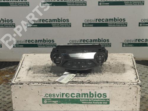 Used Climate control TOYOTA YARIS (_P13_) 1.3 (NSP130_, NSP130) (99 hp) 11898108