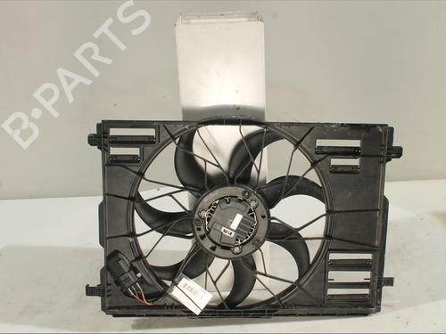 Used Radiator fan Radiator fan MERCEDES-BENZ A-CLASS (W177) A 200 d (177.012) (150 hp) 33999289 33999289