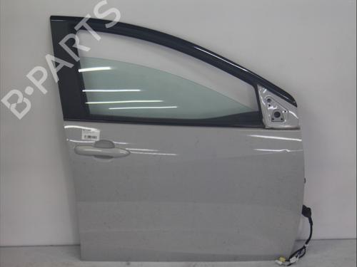 Used Right front door TOYOTA YARIS (_P21_, _PA1_, _PH1_) 1.5 Hybrid (MXPH10, MXPH11) (116 hp) 29382818
