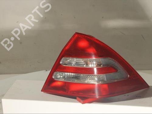 Used Right taillight Right taillight MERCEDES-BENZ C-CLASS (W203) C 200 CDI (203.004) (116 hp) 19082051 19082051