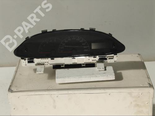 Kombinert Instrument TOYOTA YARIS (_P9_) 1.4 D-4D (NLP90_, NLP90R) (90 hp) 11903202