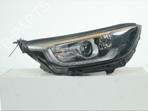 Used Right headlight Right headlight KIA STONIC (YB) 1.2 CVVT (84 hp) 35998112 35998112