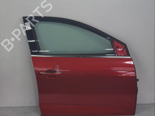 right-front-door-renault-megane-iv-hatchback-b9amn_-2015-36444590 main image