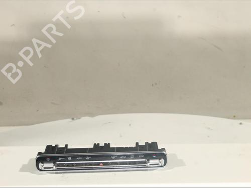 Used Climate control Climate control MERCEDES-BENZ B-CLASS Sports Tourer (W247) B 180 d (247.003) (116 hp) 19071370 19071370