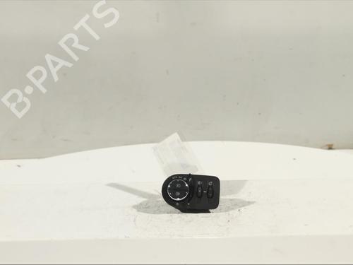 Used Headlight switch Headlight switch OPEL CORSA F (P2JO) 1.2 (68) (101 hp) 11982688 11982688