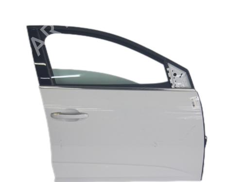 right-front-door-renault-megane-iv-hatchback-b9amn_-2015-40615421 main image
