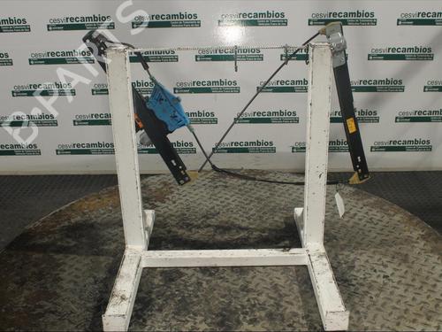 Used Front left window mechanism Front left window mechanism AUDI A4 B7 (8EC) 2.0 TDI (140 hp) 12077439 12077439