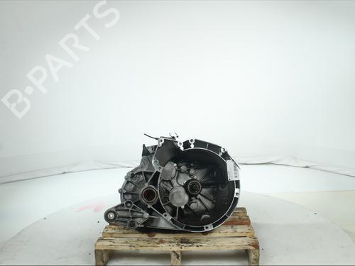 Używane Skrzynia biegów Skrzynia biegów VOLVO V40 Hatchback (525) D2 (114 hp) 37455588 37455588