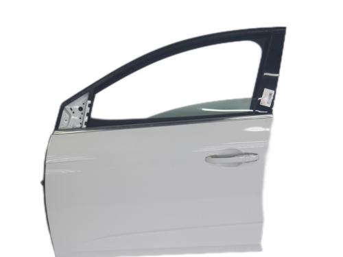 left-front-door-renault-megane-iv-hatchback-b9amn_-2015-40615420 main image