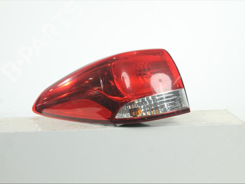 left-taillight-kia-carens-iv-2013-36444531 main image