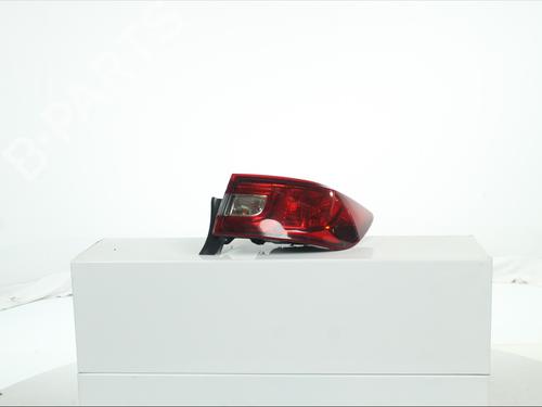 right-taillight-renault-clio-iv-bh_-2012-2013-2014-2015-2016-2017-2018-2019-2020-2021-33948601 main image