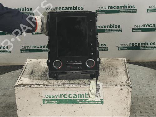 Used Display monitor RENAULT MEGANE IV Hatchback (B9A/M/N_) 1.5 dCi 110 (B9A3) (110 hp) 13473295