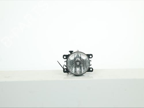 right-front-fog-light-renault-megane-iv-grandtour-k9amn_-2016-33893259 main image
