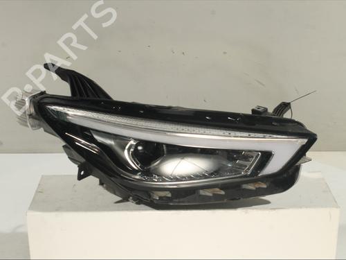 Used Right headlight MG MG ZS SUV (AZS1) 1.5 VTi (106 hp) 32005225