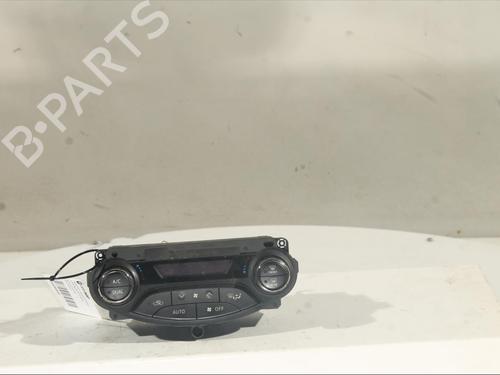 Commande Chauffage TOYOTA YARIS (_P13_) 1.3 (NSP130_, NSP130) (99 hp) 19411356
