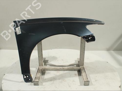 Used Right front fenders Right front fenders VOLVO S40 II (544) 2.0 D (136 hp) 13579738 13579738