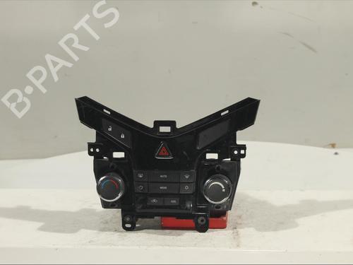 Used Climate control Climate control CHEVROLET CRUZE Station Wagon (J308) 2.0 TD (163 hp) 11910591 11910591