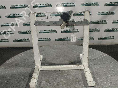 Used Front left window mechanism Front left window mechanism DACIA SANDERO II 1.2 (73 hp) 12077744 12077744