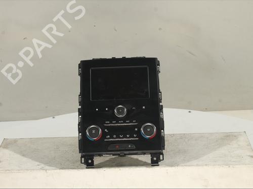 Used Display monitor RENAULT MEGANE IV Hatchback (B9A/M/N_) 1.2 TCe 130 (B9MR) (130 hp) 30266010