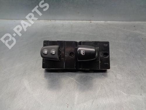 Used Right front window switch Right front window switch RENAULT KADJAR (HA_, HL_) 1.2 TCe 130 (HLMR) (130 hp) 8318572 8318572