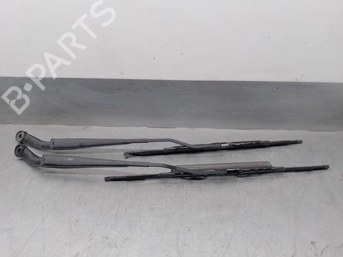 Used Front windshield wiper arm CADILLAC SRX 3.6 (258 hp) 16856044
