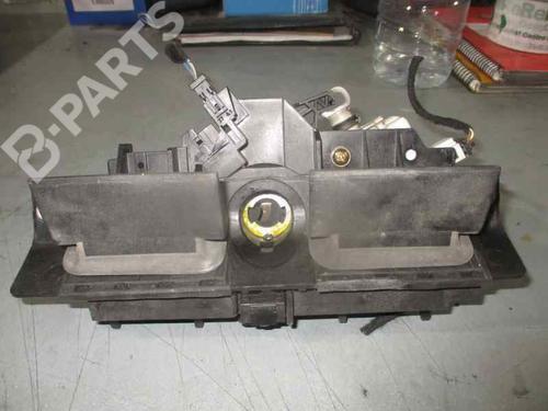 Used Tailgate handle Tailgate handle AUDI ALLROAD C5 (4BH) 2.5 TDI quattro (180 hp) 2529484 2529484