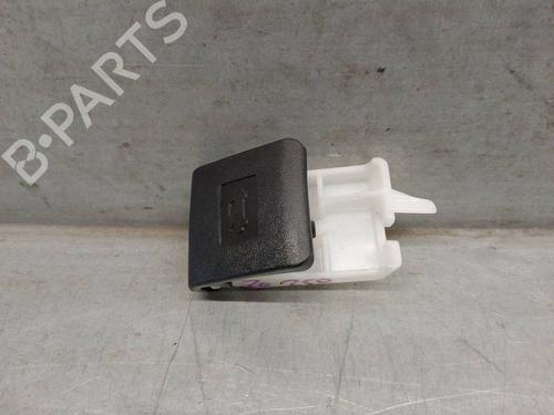 Serrure capot TOYOTA YARIS (_P21_, _PA1_, _PH1_) 1.5 Hybrid (MXPH10, MXPH11) (116 hp) 17766045