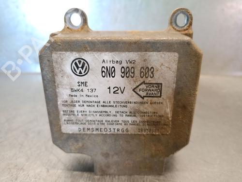 Airbag styreenhed VW PASSAT B3/B4 (3A2, 35I) 1.6 (101 hp) 19276314