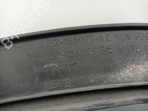 Front right wheel arch trim LAND ROVER RANGE ROVER EVOQUE (L538) 2.2 D | BP19538240C135