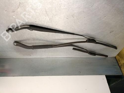 Used Front windshield wiper arm OPEL ANTARA A (L07) 2.0 CDTI 4x4 (150 hp) 19131096