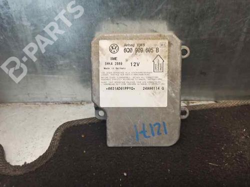 ecu-airbags-vw-passat-b5-3b2-19-tdi-4motion-6q0909605b-5wk42869-siemens-1996-1997-1998-1999-2000-2001-6978035 main image