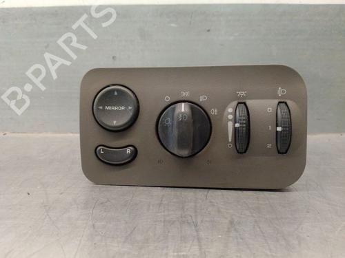 Used Headlight switch CHRYSLER VOYAGER IV (RG, RS) 2.5 CRD (141 hp) 19129926