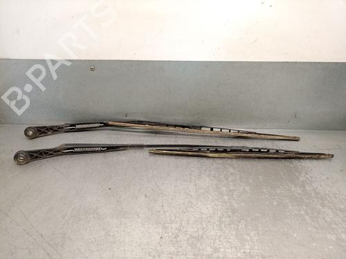 Used Front windshield wiper arm FIAT BRAVO I (182_) 1.9 TD 75 S (182.AF) (75 hp) 18891798