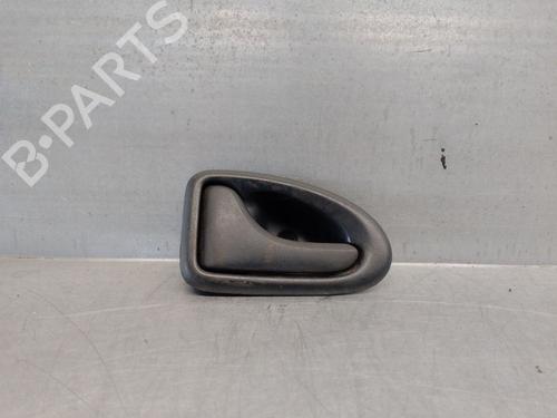Used Front left interior door handle RENAULT MEGANE I Classic (LA0/1_) 1.4 (LA0E, LA0V) (75 hp) 19544948
