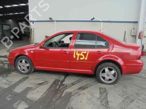 Feu arrière gauche VW BORA I (1J2) 1.9 TDI | BP2298306C34 