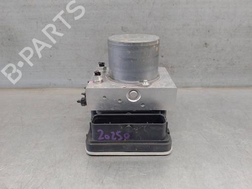Used ABS pump TOYOTA YARIS (_P21_, _PA1_, _PH1_) 1.5 Hybrid (MXPH10, MXPH11) (116 hp) 17755946
