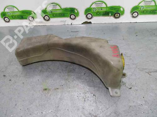 Used Windscreen washer tank Windscreen washer tank SUBARU FORESTER (SF_) 2.0 AWD (SF5) (125 hp) 8244574 8244574